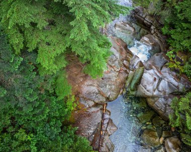 Washington 'daki Denny Creek' in yukarıdan görünüşü.