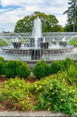 Olympia 'daki Washington Eyaleti' nin başkentindeki çeşmenin yakın çekim görüntüsü..