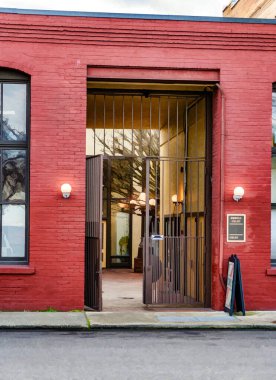 Tacoma, Washington 'da açılan bir binanın ışıkları..