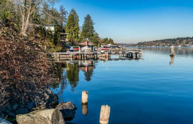 Washington 'daki Mercer Adası kıyısında bir rıhtım..