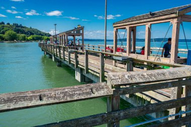 Ruston, Washington 'da bir balıkçı iskelesi manzarası.