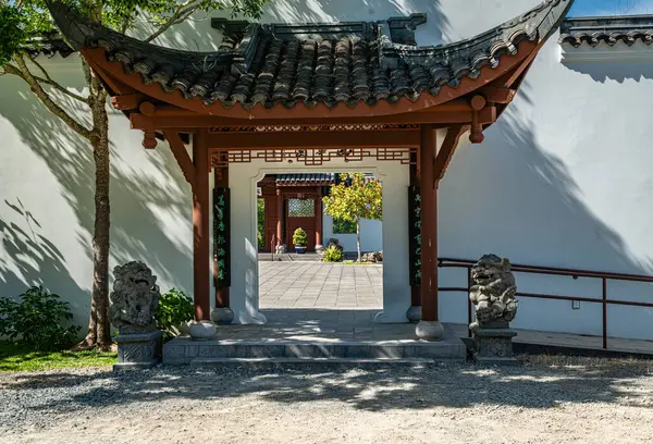 Güney Seattle, Washington 'daki bir Çin tapınağının mimarisi..