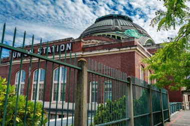 Tacoma, Washington 'daki adliyenin dışından bir manzara. Eski Union İstasyonu 'ydu..