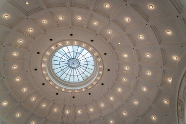 Tacoma, Washington 'daki mahkeme binasının çatı penceresinin detaylı bir görüntüsü..