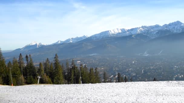 Vista Para Montanha Encosta Neve Teleférico Vídeo Estação Esqui — Vídeo de Stock