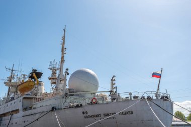 Kaliningrad, Rusya 'daki okyanus müzesinde eski bir kruvazör. 1 Mayıs 2023
