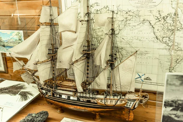 Modell Egy Fából Készült Vitorlás Fregatt Közelről Múzeumi Kiállítás Museum — Stock Fotó