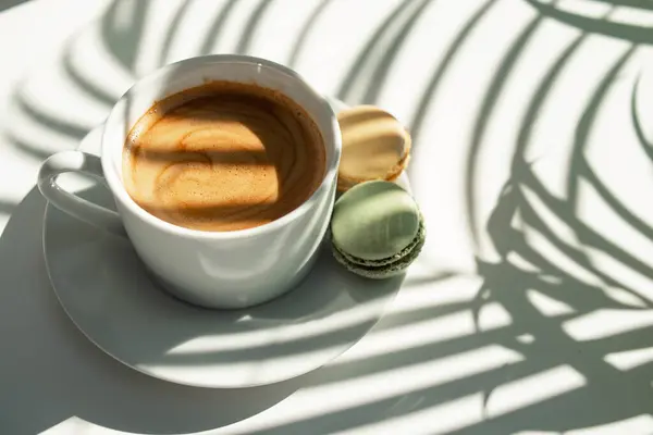 Coffee Cup Top View Fresh Black Morning Coffee Macaroni White — Stock Photo, Image