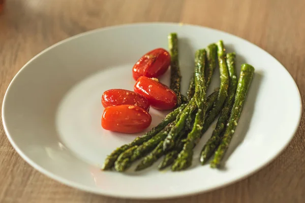 Cooked Green Asparagus Cherry Tomatoes White Plate Healthy Eating Lifestyle — Stock Photo, Image
