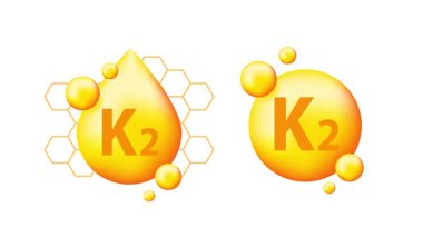 K2 vitamini, menaquinone, yağ damlası ve hap olarak, beyaz ve yeşil ekran arka planında
