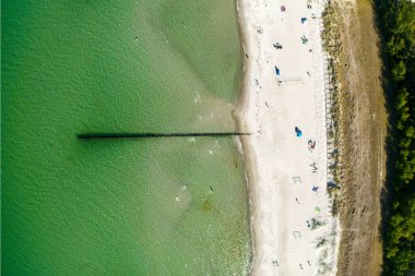 Baltık Denizi sağlık merkezi Zingst, Batı Pomerania eyaletinin Mecklenburg-West Pomerania eyaletinin Vorpommern-Ruegen ilçesinin kuzeybatısında yer almaktadır. Bu neredeyse aynı isimdeki tüm yarımadayı kapsıyor..