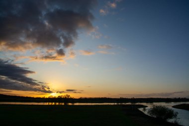 Elbe, Çek Cumhuriyeti 'nde yükselen, Almanya' dan geçip Kuzey Denizi 'ne dökülen bir Orta Avrupa ırmağıdır..