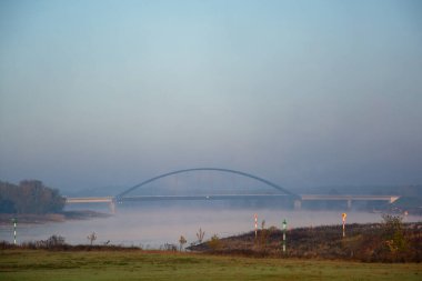 Elbe, Çek Cumhuriyeti 'nde yükselen, Almanya' dan geçip Kuzey Denizi 'ne dökülen bir Orta Avrupa ırmağıdır..