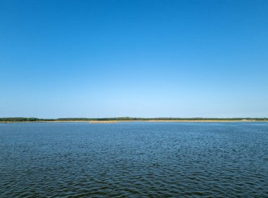 Baltık Denizi sağlık merkezi Zingst, Mecklenburg-Batı Pomeranya 'nın bağımsız bir belediyesidir. Güneydeki Kirr ve Barther Oie adalarının neredeyse tamamı belediyeye aittir..