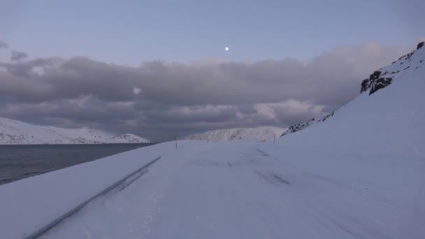 Проезд Зимой Обеденное Время Шоссе E69 Между Хоннингсваг Странд Хоннингсваг — стоковое видео