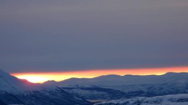 Tromsoe, Storsteinen Dağı 'ndan Kışın mavi saatinde, Norveç.
