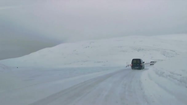 Проезжаем Колонне Последние Северного Мыса Норвегия Зимой — стоковое видео