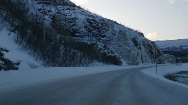 Проезд Зимой Шоссе Между Альтой Ольдердаленом Норвегии — стоковое видео