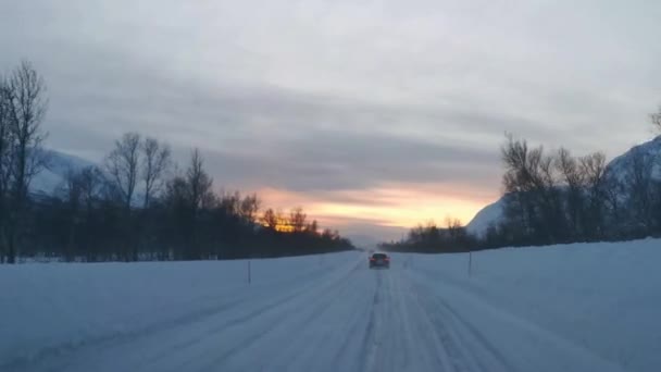 Οδήγηση Χειμώνα Στην Εθνική Οδό Μεταξύ Breidvik Και Tromsoe Στη — Αρχείο Βίντεο
