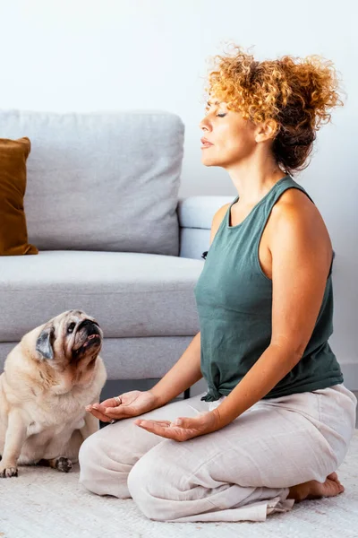 Healthy Adult Woman Home Doing Meditation Exercise Yoga Oriental Zen — Stock Photo, Image