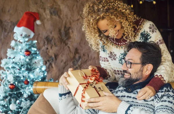 Happy Couple Enjoy Christmas Sharing Gifts Leisure Activity Home Xmas — Stock Photo, Image