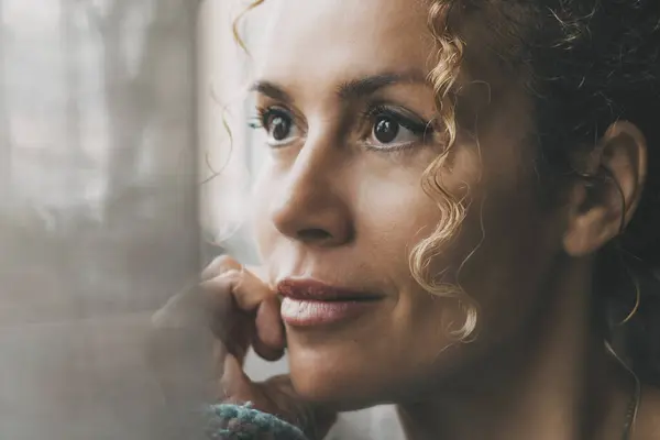 Confident Lady Contemplate Window Home Dreaming Thoughtful Expression Face Portrait — Stock Photo, Image