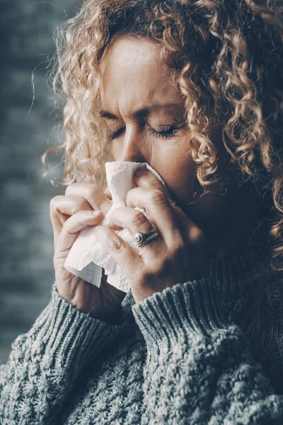 Side View Woman Blowing Nose Flu Influenza Symptoms Winter Home — Stock Photo, Image