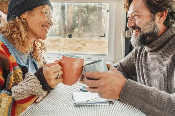 Couple Enjoys Weekend Camper Happy Man Together His Wife Spending — Stock Photo, Image