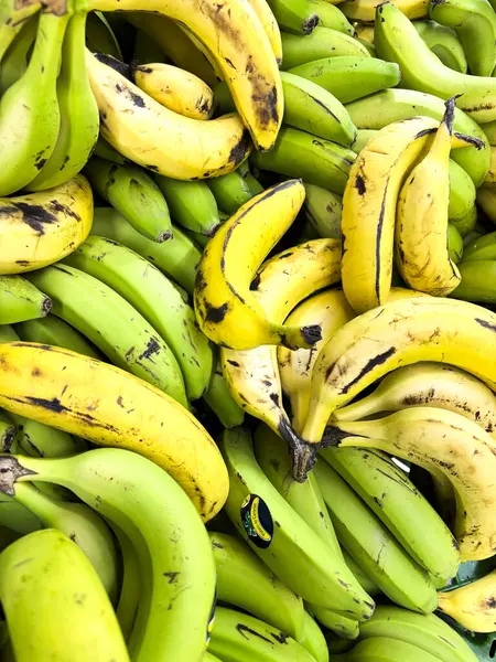 Full Ramme Bakgrunn Mange Friske Gule Bananer Plassert Boden Markedet – stockfoto