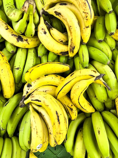 Friske Bananer Gul Bakgrunn Fruktmarkedet – stockfoto
