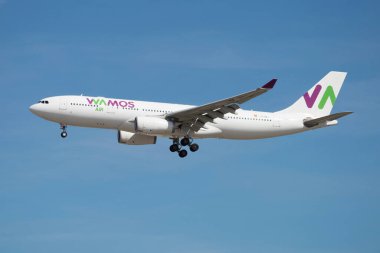 Madrid, İspanya - 12 Mart 2023, WAMOS Hava Yolları 'ndan Airbus A350