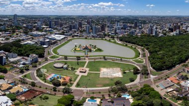 Parana, Brezilya 'nın batısındaki Toledo şehrinde güneşli bir günde insansız hava aracı..