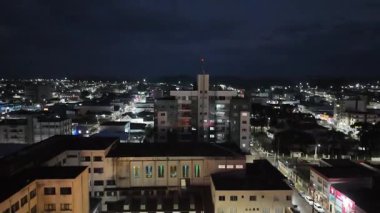 Brezilya 'nın güneydeki Paran eyaletinin başkenti Curitiba' ya 374 km uzaklıktaki Palmas belediyesinin insansız hava aracı hareket halinde. Görüntü, Sinyor Bom Jesus da Coluna 'nın Katedrali' nden gece çekildi..
