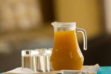 Portakal suyu ve sürahi ile portakal suyu