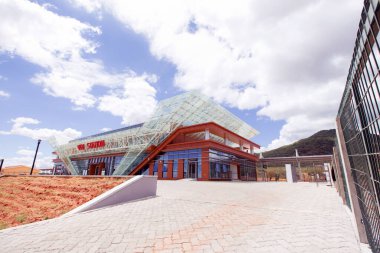 Şehrin modern binası