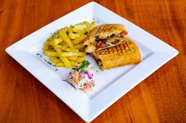 Patates cipsli balık