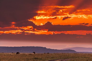 Dağlarda güzel bir gün batımı