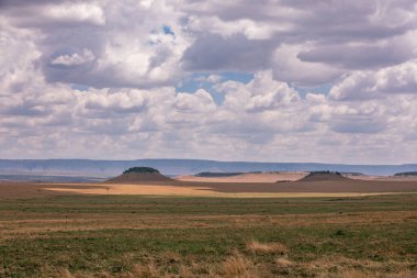 Güzel bulutlu bir gün ile manzara