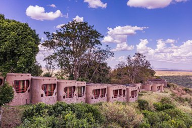 Mavi gökyüzü ile güzel bir manzara.