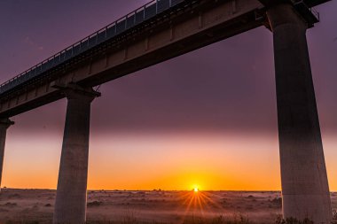 Dünyanın en ünlü simgesi olan dünyanın en güzel manzarasının üzerinde gün doğumu. Başkent.