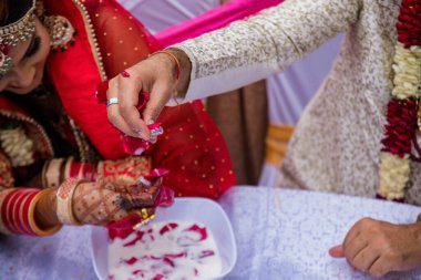 Hint usulü düğün töreni.