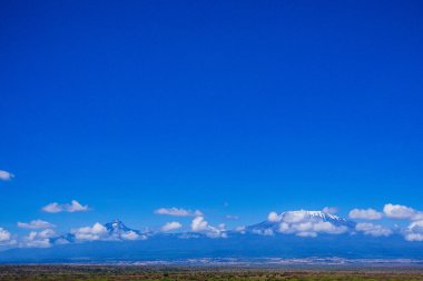 Bulutlu mavi gökyüzü