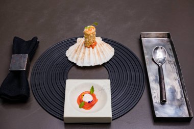 Güzel bir düğün masası.