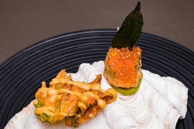 Kızarmış balığın mutfak fotoğrafı.