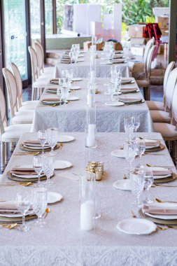 Restoranda masa hazır.