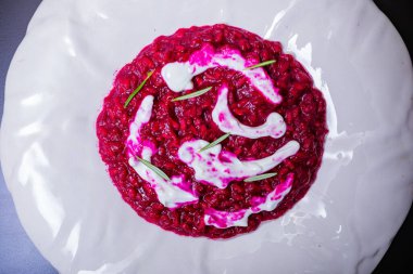 Lezzetli ve taze yemek.,