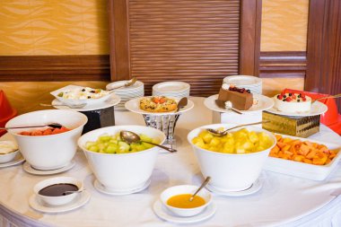 Masada farklı tatlılar var..