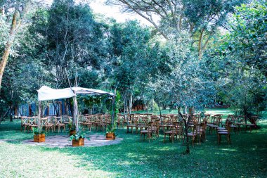 Düğün Dekorasyonu Çiçek Çadırları şık tören tarzında