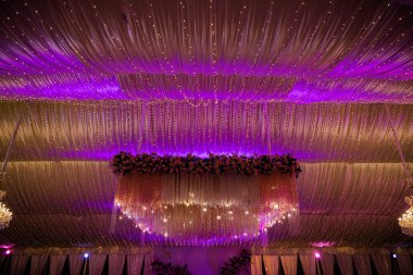 Düğün Dekorasyonu Çiçek Çadırları şık tören tarzında