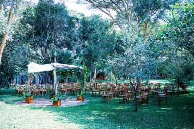 Düğün Dekorasyonu Çiçek Çadırları şık tören tarzında